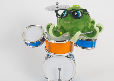 600-green-octopus-with-drums-product-photo