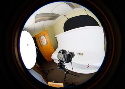 600-photo-studio-fisheye-look-at-white-background